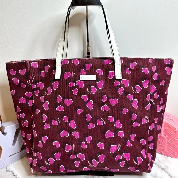 Limited Edition GUCCI Heartbeat Print Canvas Tote Bag - Picture 3 of 17